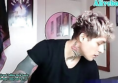 Swedish guy with many tattoos and huge dick jerks on webcam