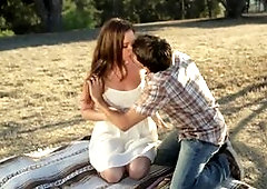 Helicopter ride and sex in the fresh air make the couple's day