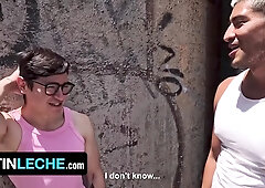 Alex Gonz And Alam Herrera - Naive Young Stud Gets Pickpocketed And Then Taken For A Ride By A Handsome Stranger