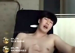 Korean guy cums live