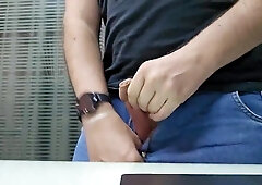 Fap off at the office NEARLY GOT CAUGHT