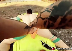 Yoshi Kawasaki Stretches Hole