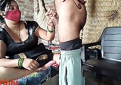 Loan ki kisst ke badle chut mili bhabhi ki