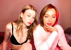 Amateur Webcam Teen Masturbates And Teases