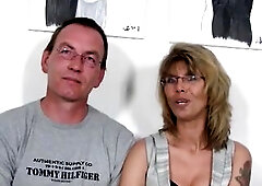 We are glad and proud to present to u in a world neverseen the astounding German amateur scenes from Muschi Episode. Real swinger couples, real wives,