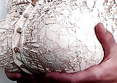 who wants to cum on hofredo's pink bra ?