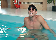 MILF fucked in swimming pool after blowing dick