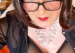 Foot worship and cum on feet