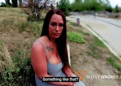 Casting Agent: Hot Brunette