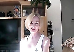 Nasty Hot Melanie: StepMom Oral job