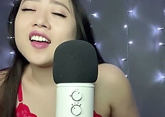 Amateur Webcam Cute Teen Plays Solo