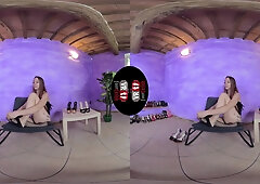 Gorgeous Elettra Takes Off Her Black Pantyhose And Flaunts Her Sexy Feet - Dancer with Incredible Legs Foot Fetish VR