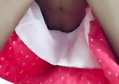 ගවුම උස්සල කෑගහද්දි අරින ඇරිල්ල Sl Milf - Sri Lankan