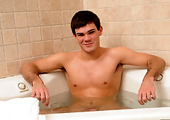 Phat Daddy and Leon Knight share the bathroom for unique thrills