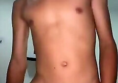 Joven hetero, experimentando