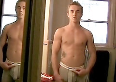 magnificent bum Kelly Cooper taunting and showing off for you guys