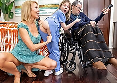 Seducing My Hubby's Nurse - Erica Lauren, Coco Lovelock