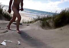 Exhibtionist jerking at the beach again 5