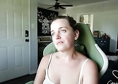 Charlie chats about 2025 and her goals for finishing out the year, heading into a new begin.