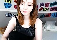 Hot amateur webcam teen masturbates for their fans