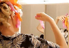 Kinky mother I'd like to fuck likes to rub your penis and wishes all your cum