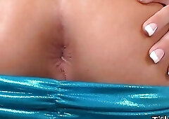 Blonde tranny gets fucked up her ass by black dude