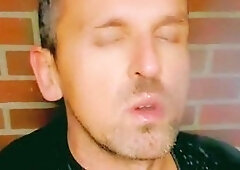 slutboyben icy truck stop risk