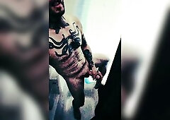 Amateur Dude Jerking Off in Shower