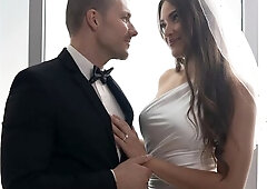 Slutty busty bride Gizelle Blanco is enjoying dick-riding so much