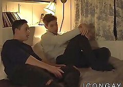 Muscle stud Tobias hammered by gorgeous Michael Delray