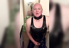 Sandra the faggot in the hallway