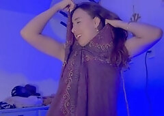 Brasileira peituda, chupando, boquete com gozada