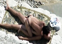 Great Amateur Clip Of Voyeur Tapes Pair Screwing On Beach