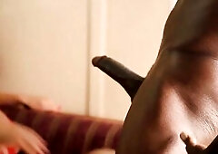 Casalinga italiana scopata nel culo da un cazzone di colore