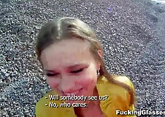 Hung Guy Tricks Girl Into Fucking Him At A Construction Site