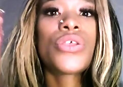 Ebony Squirter Maxxine Uses Dildo on Webcam