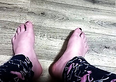 Nylon foot, youthfull