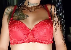 Red Goddess Giving Sph - Louise Ebony