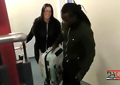 Lucky Help With The Suitcase With Da Cada