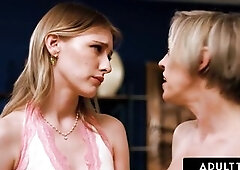 mother I'd like to fuck Dee Williams Screws Sad stepbae Melody Marks!