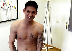 Casting session with a tatted-up newcomer hottie