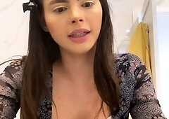 Hot amateur webcam teen masturbates for their fans