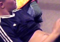 Watching porn while jerking his fist on his boner makes this dude cum