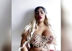 HERMOSA COLOMBIANA BUSCA QUIEN LA FOLLE HASTA EL FONDO