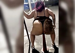 2 prostitutes banging in the street with several dudes - Mamifera rj021