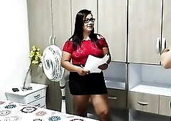 I receive a client to show him an apartment and I close the business by banging and receiving milk