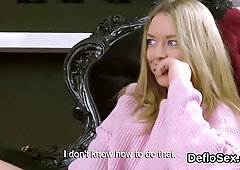 Tempting Kitten Pleases Spread Slit Until She Is Gettin