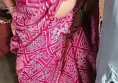 Mere pados me ek shaadi thi wanha kaafi mehmaan the to unke kuch mehmaan mere ghar par bhi ruk rahe the jisme se ek bhabhi jo ki pechle chaar dino se 