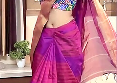 Desi Girlfriend Ko Birthday Gift Dheke Chodha - Hindi Audio