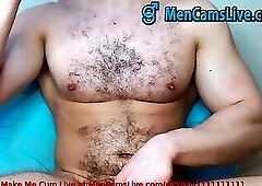 Great Muscle Bear masturbating Part 1 doing a Cam Show